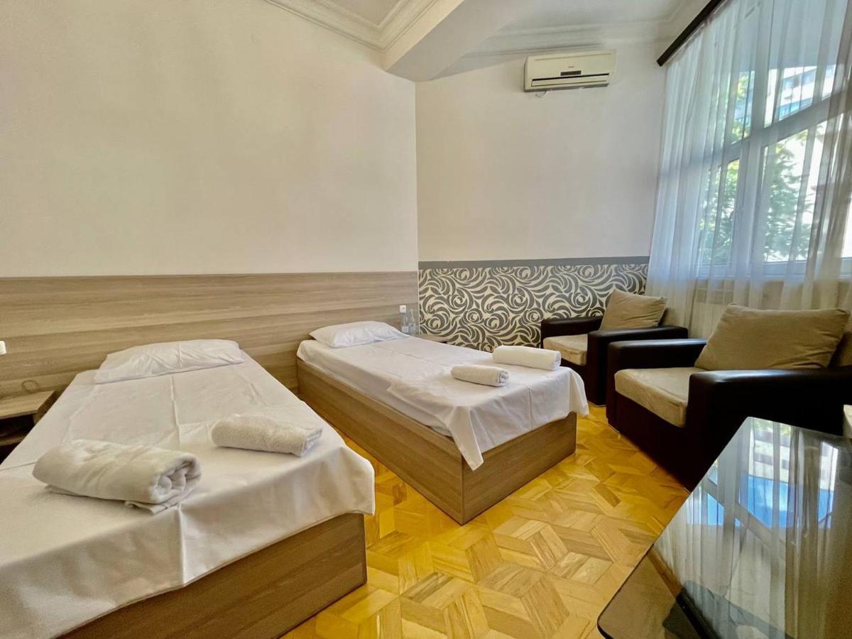 Olive Hotel Yerevan Exterior foto