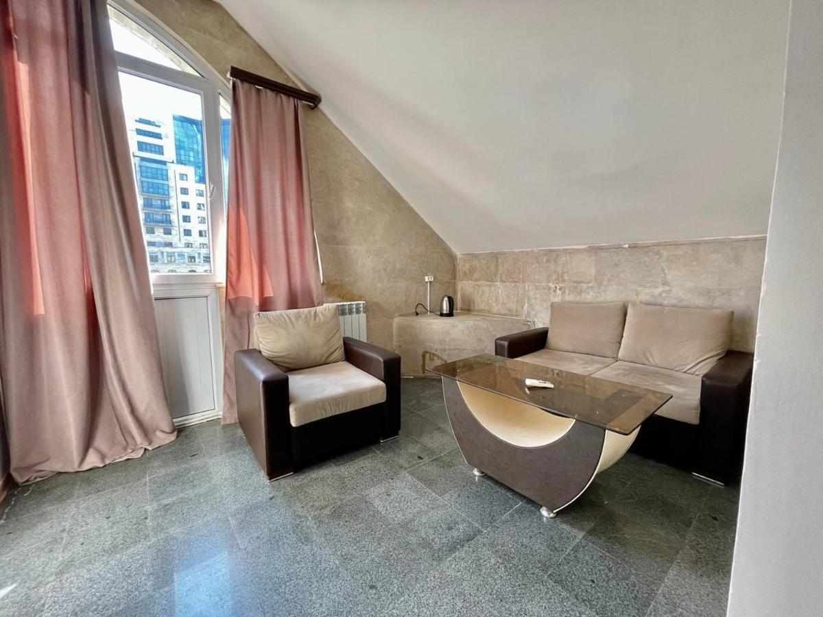 Olive Hotel Yerevan Exterior foto
