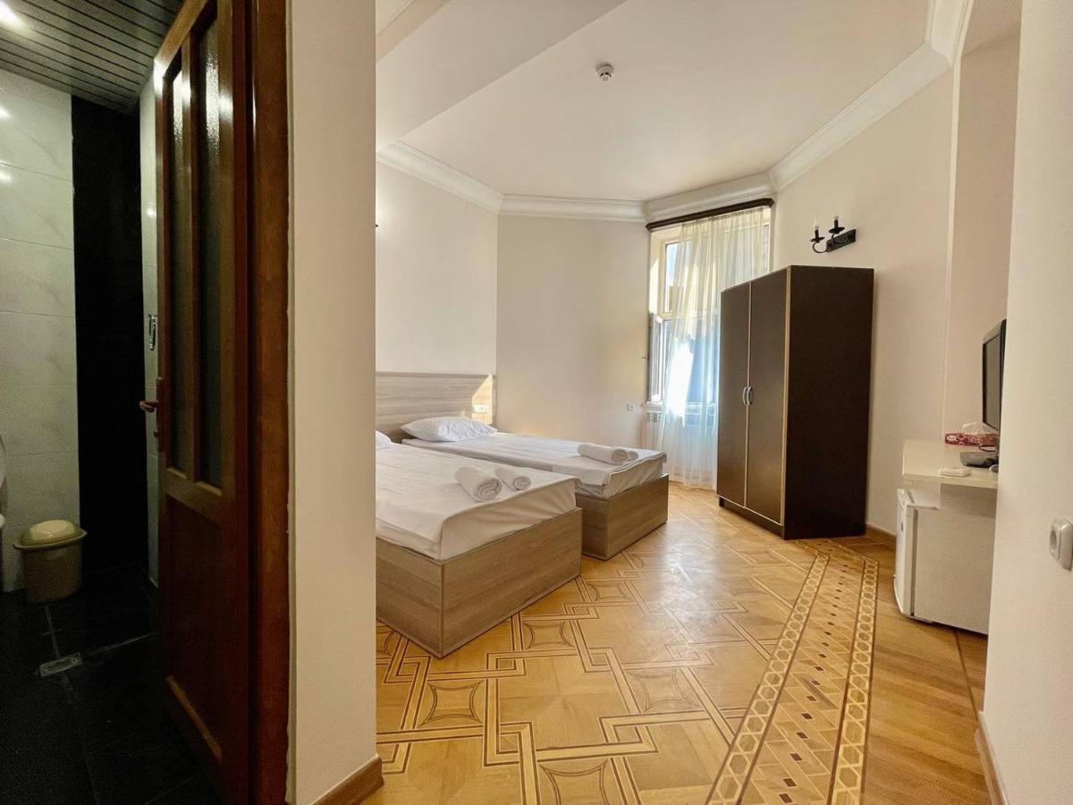Olive Hotel Yerevan Exterior foto